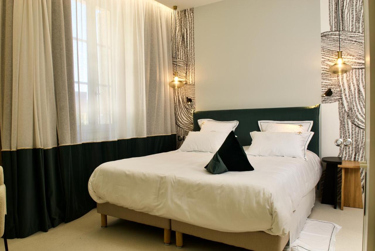 Aux Ducs De Sienne Hotel มองตาเญ ภายนอก รูปภาพ