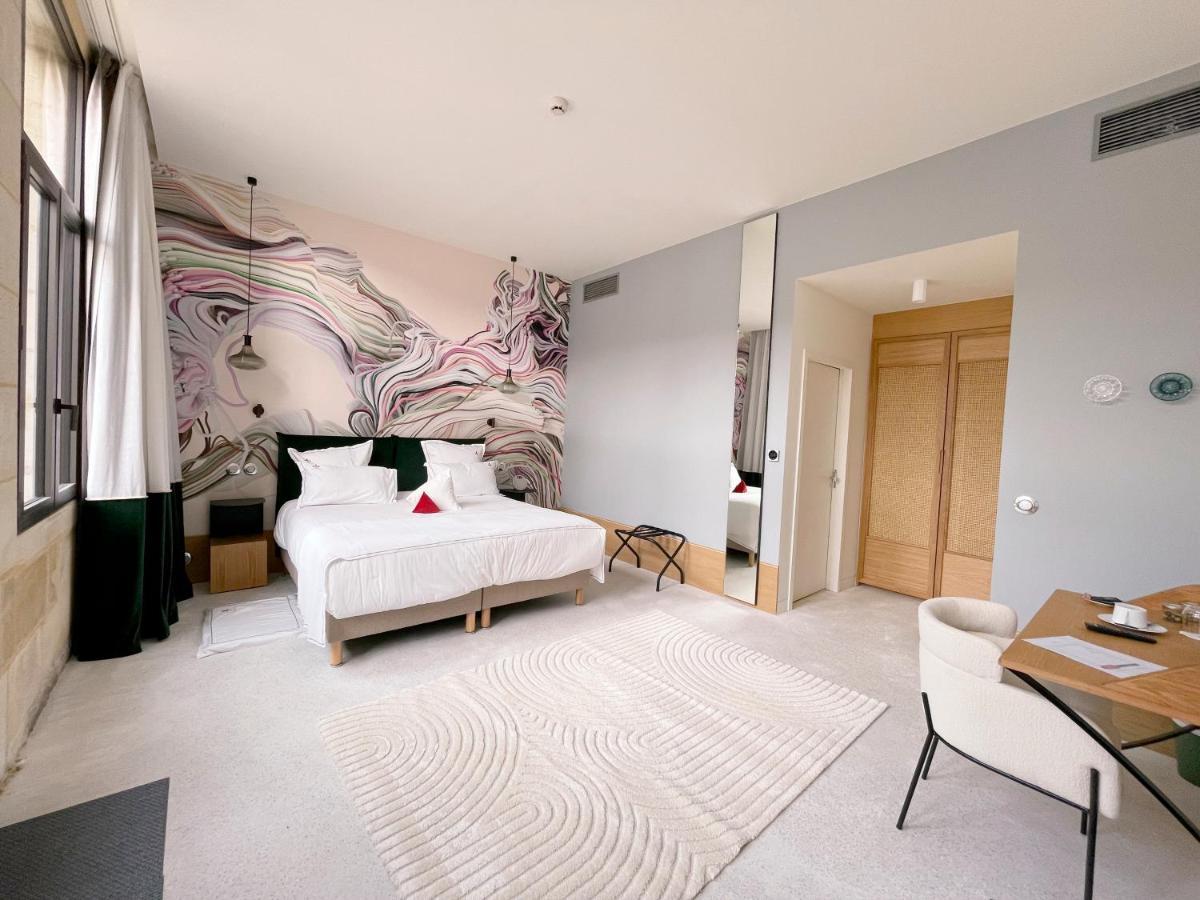 Aux Ducs De Sienne Hotel มองตาเญ ภายนอก รูปภาพ